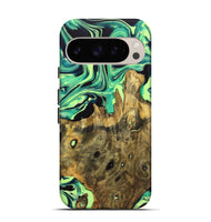 Pixel 9 Wood Live Edge Phone Case - Deloris (Green, 723643)